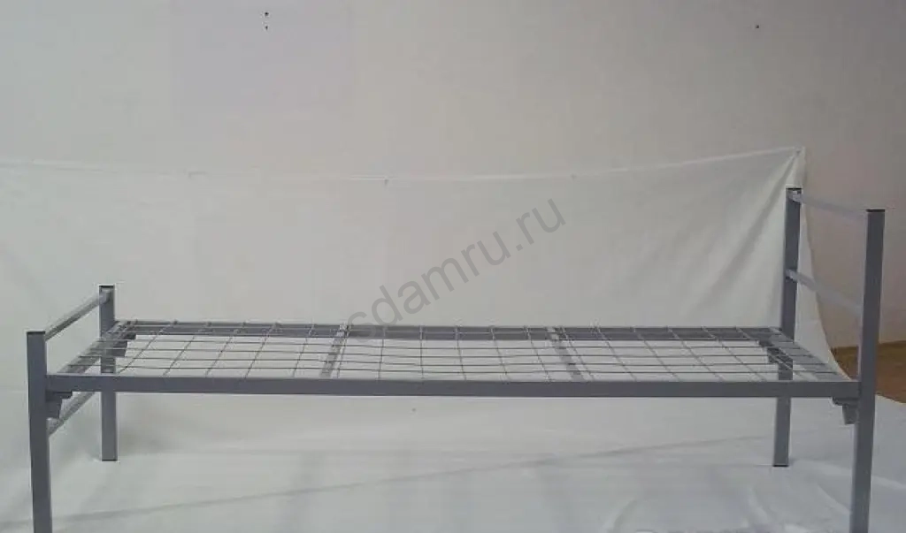 Многоярусные кровати металлические с лестницами